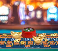 Antarmuka aplikasi domino228 menampilkan jadwal Free Fire World Series dan pasar tersedia